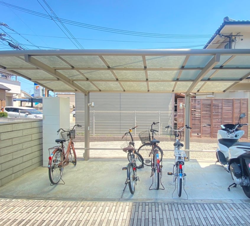駐輪場 WISTERIA PLACE E・B・R