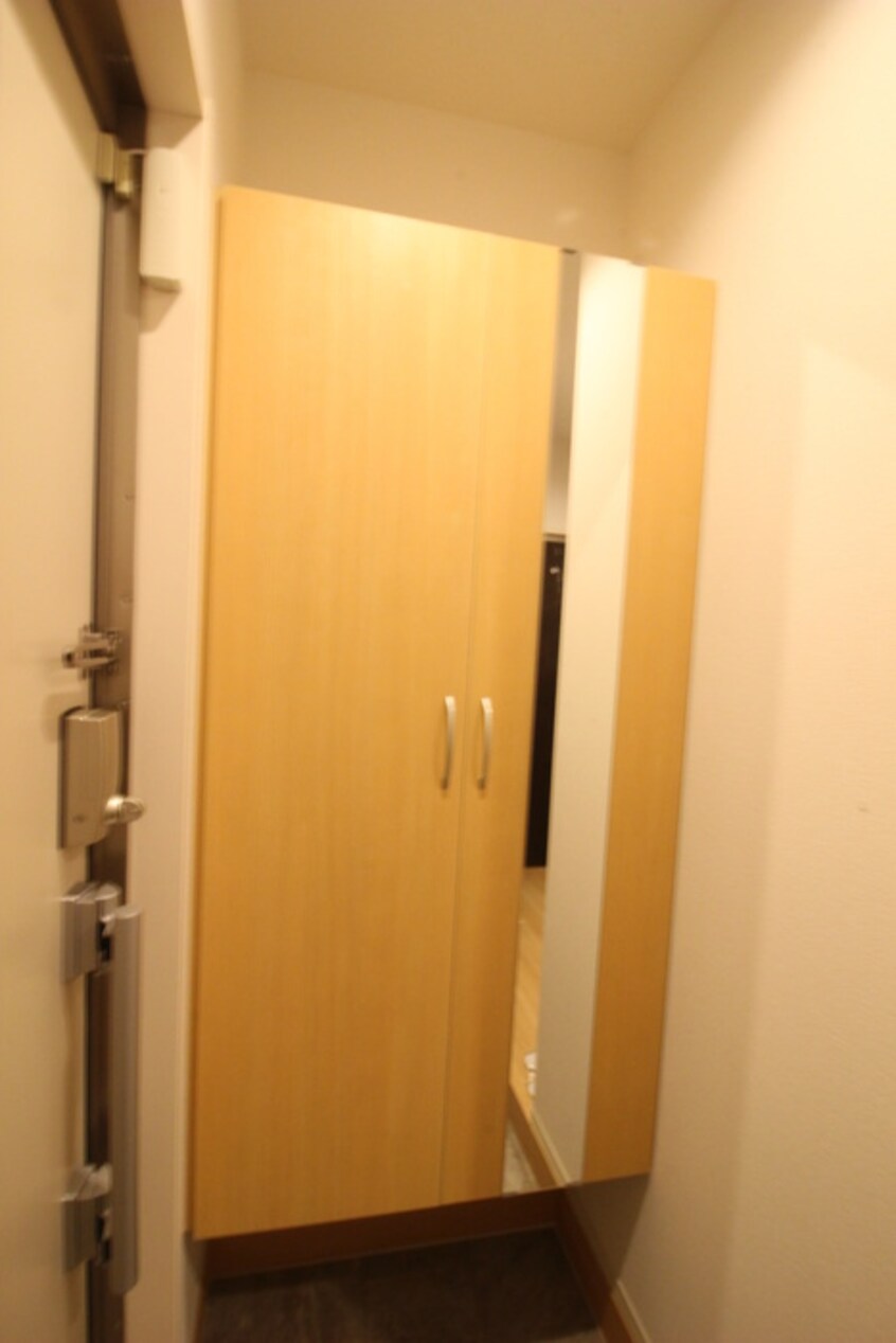 靴箱 WISTERIA PLACE E・B・R