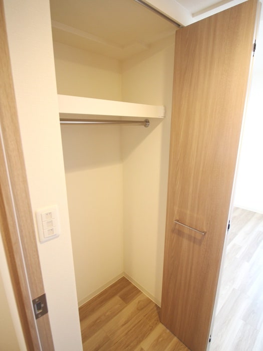 収納 プレサンスブルーム東三国