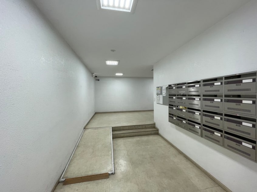 エントランス部分 ＳＨＩＮＥ　ＰＡＳＴＥＬ