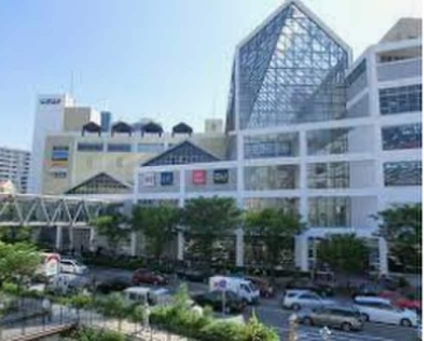 ウミエ(ショッピングセンター/アウトレットモール)まで900m スプランディッド元町山手