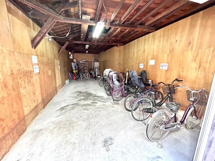 駐輪場 ラ・シェ－リ－北梅田