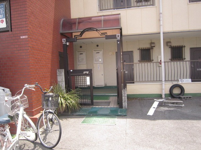 エントランス部分 川西ﾛｲﾔﾙﾊｲﾂ