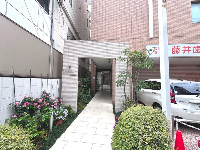 エントランス部分 グーテンターク富田２