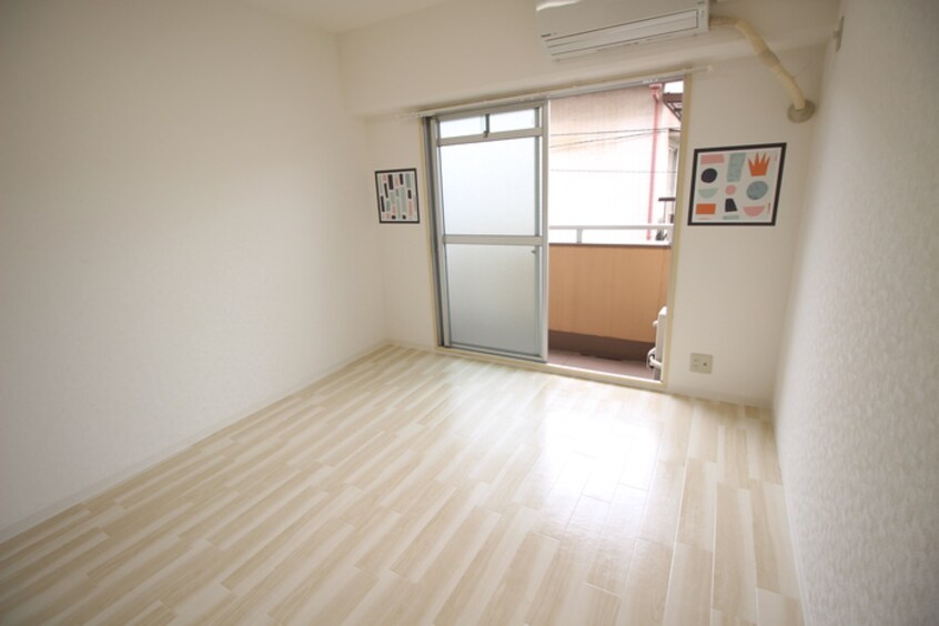 居室 ドゥエルミヤザキ