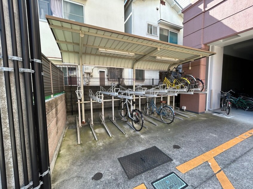 駐輪場 モントレーメゾン伍番館