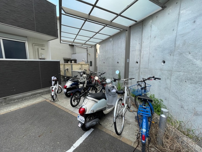 駐輪場 Ｆelicita