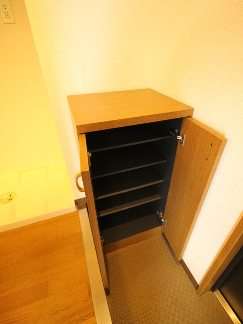 靴箱 新梅田プライム