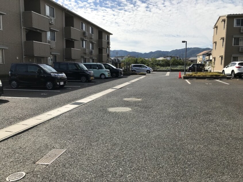 駐車場 レ－クタウンＡ棟