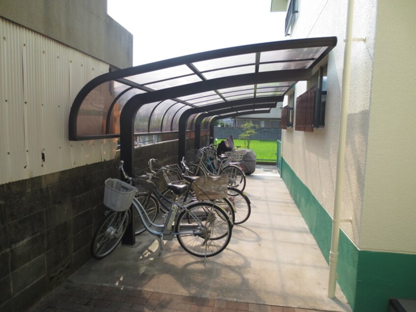 駐輪場 くすの木ハイツ