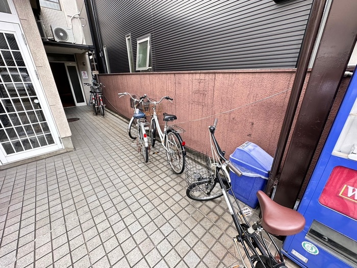 駐輪場 ハイツエガワ