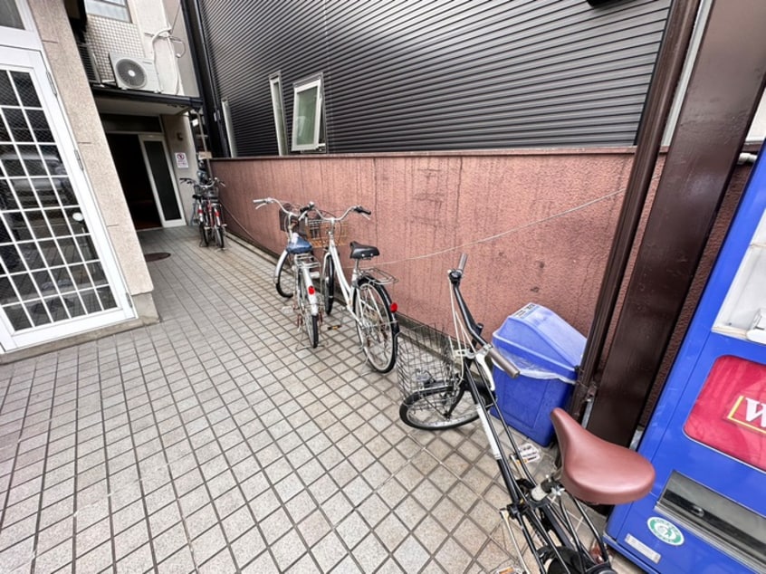 駐輪場 ハイツエガワ