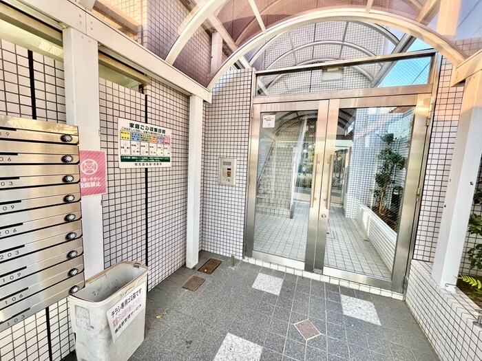エントランス部分 パレスコ－ト石橋