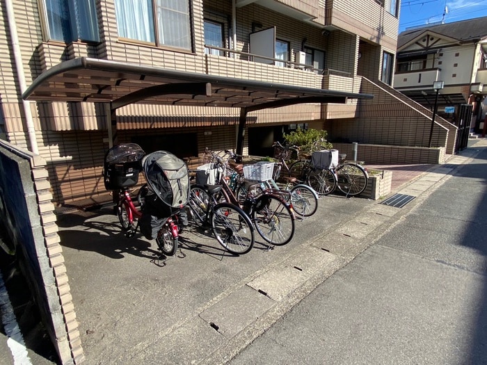 駐輪場 ハウスオブロ－ゼⅢ