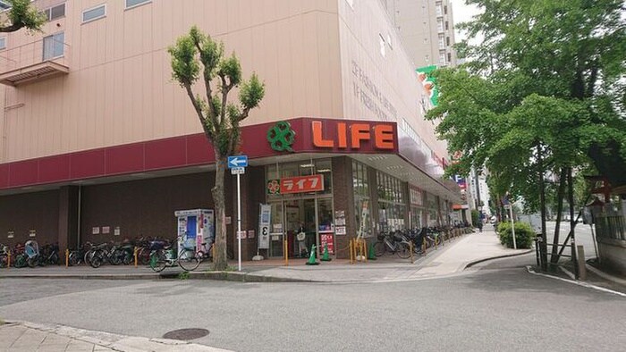 ライフ(スーパー)まで220m グラート梅田
