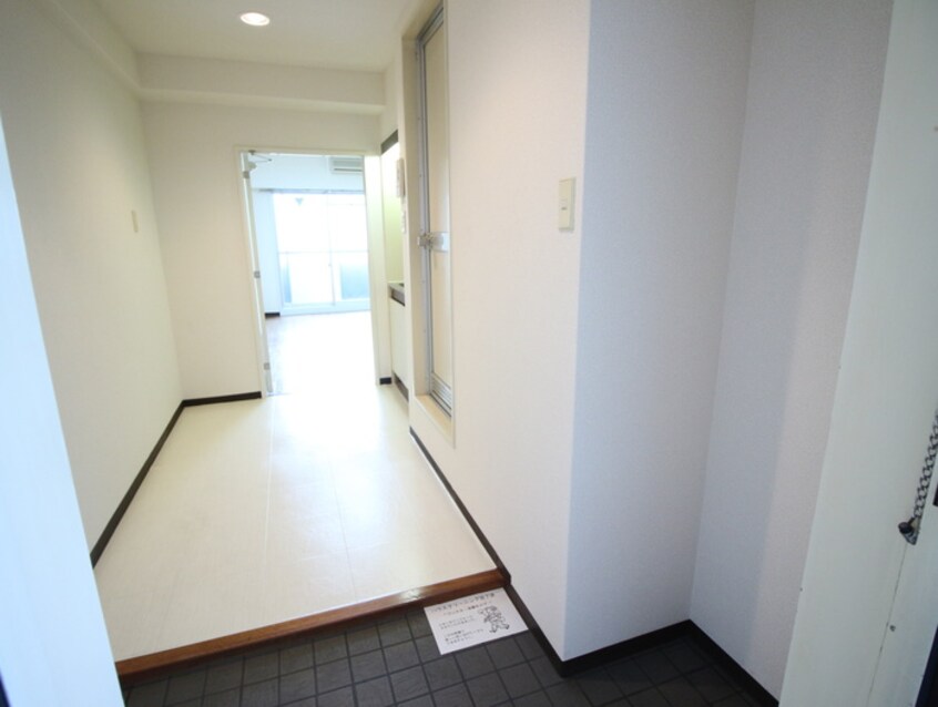 玄関 レナジア城南宮