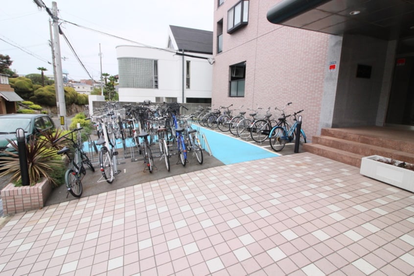 駐輪場 イーズ千里山