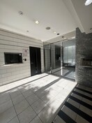エントランス部分 ア－バンフラッツ上町