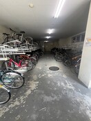 駐輪場 ア－バンフラッツ上町