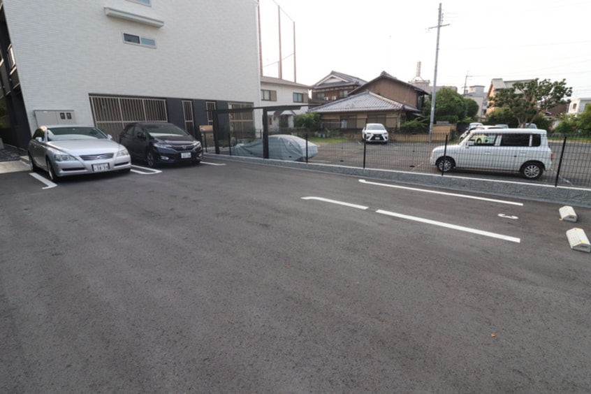 駐車場 ローレル
