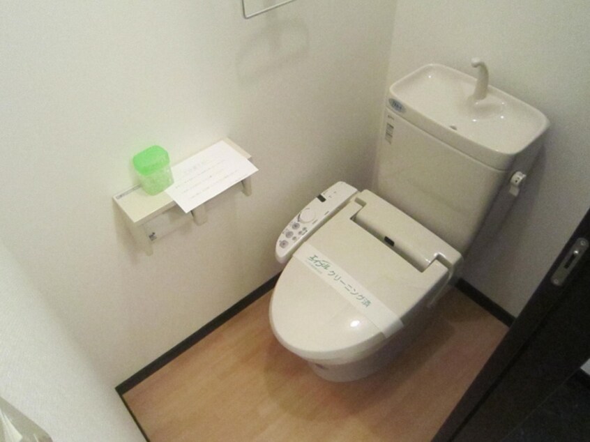 トイレ ｸﾞﾗﾝｼｬﾘｵ山本通3
