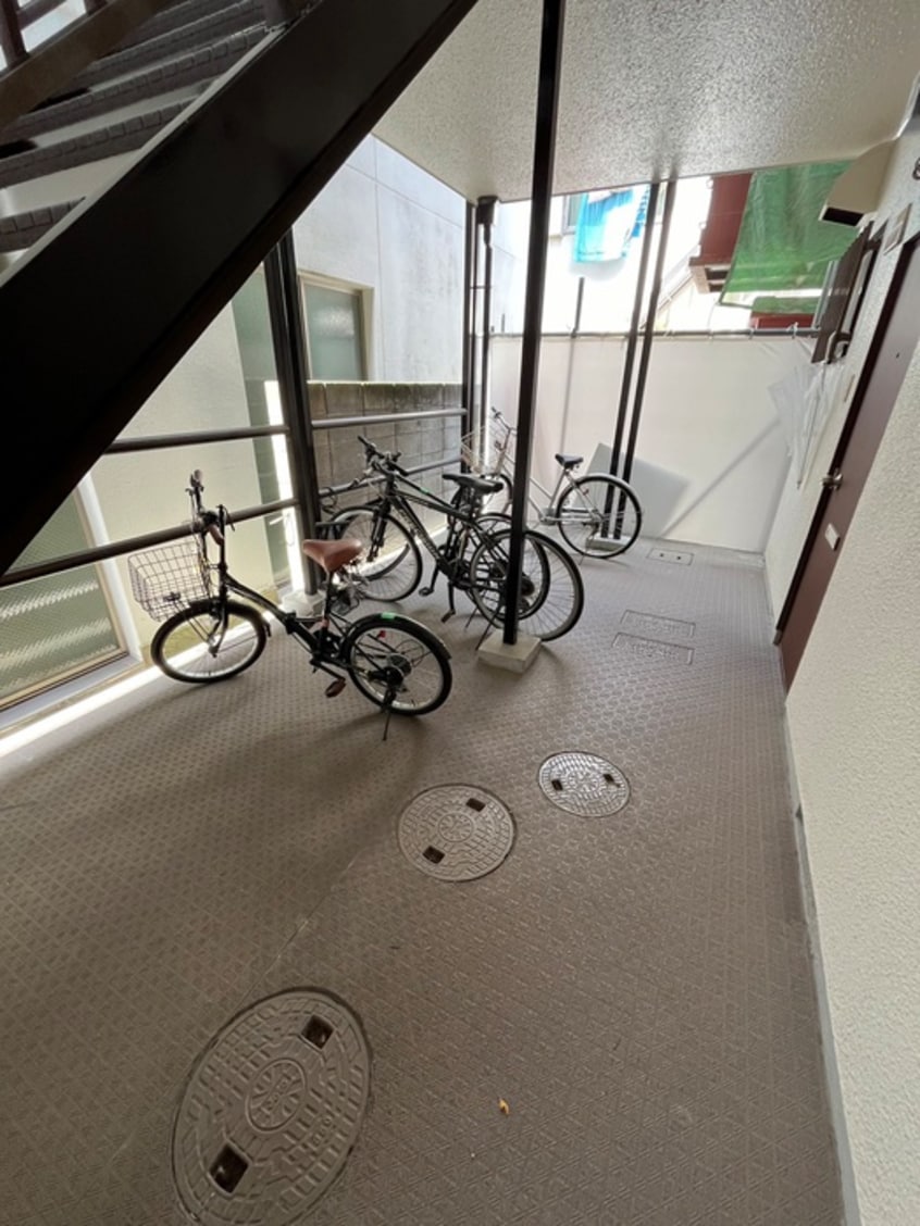 駐輪場 旭ハイツ江坂
