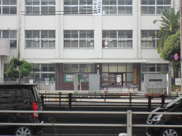 喜連中学校(中学校/中等教育学校)まで50m フジパレス喜連西Ⅱ番館