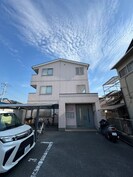 エストレノの外観