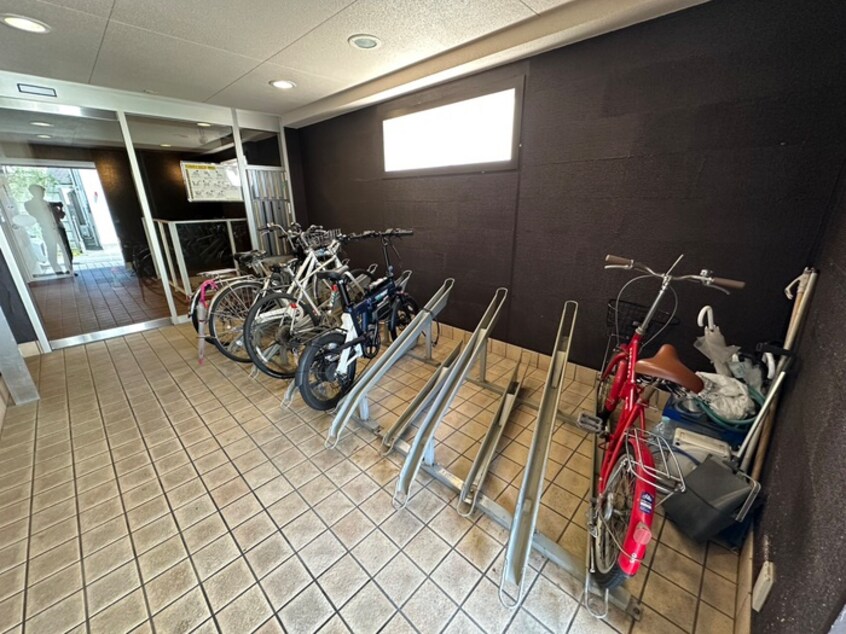 駐輪場 ル・ソレイユ千里山