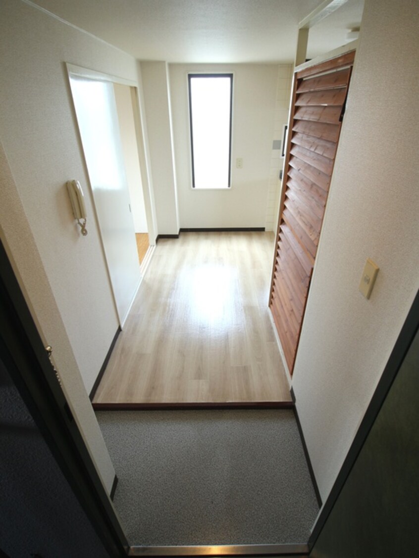 玄関 コ－ポラス門真