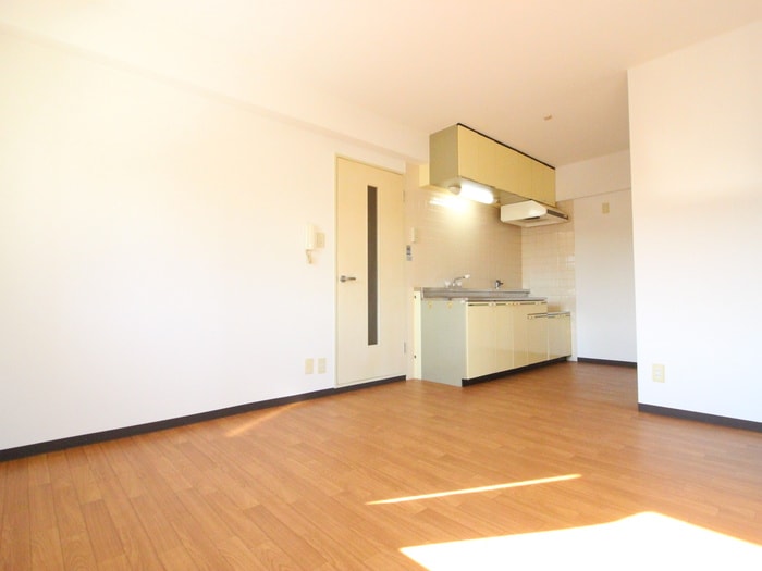 居室 アミ－ル西野