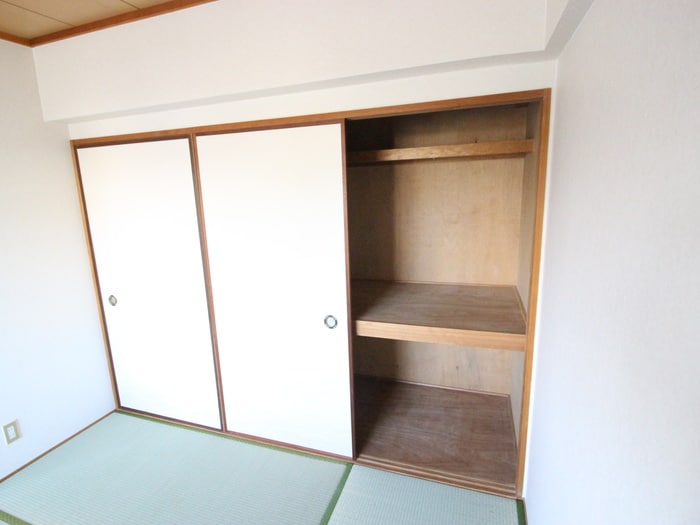 収納 アミ－ル西野