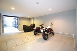 バイク置き場