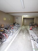 駐輪場 ボンジュール西九条
