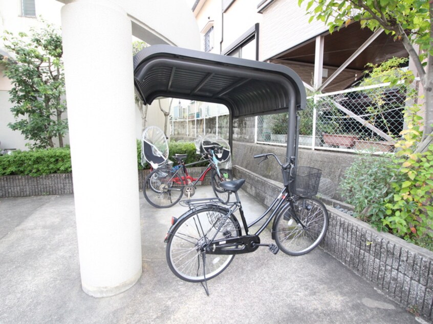 駐輪場 ロイヤルメゾン甲東園Ⅲ
