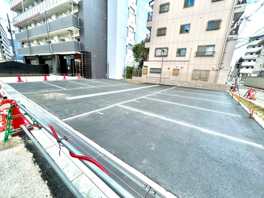 駐車場 セレニテ十三ミラク