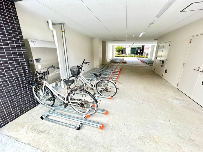 駐輪場 セレニテ十三ミラク