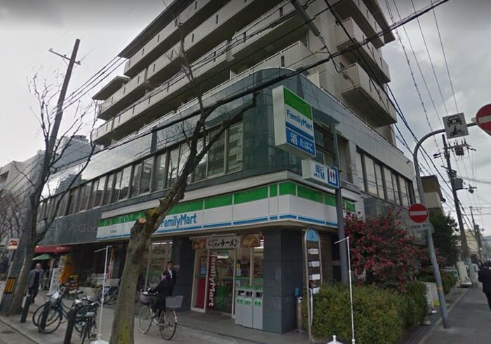 ファミリーマート 西宮枦塚町店(コンビニ)まで80m LiveCasa西宮