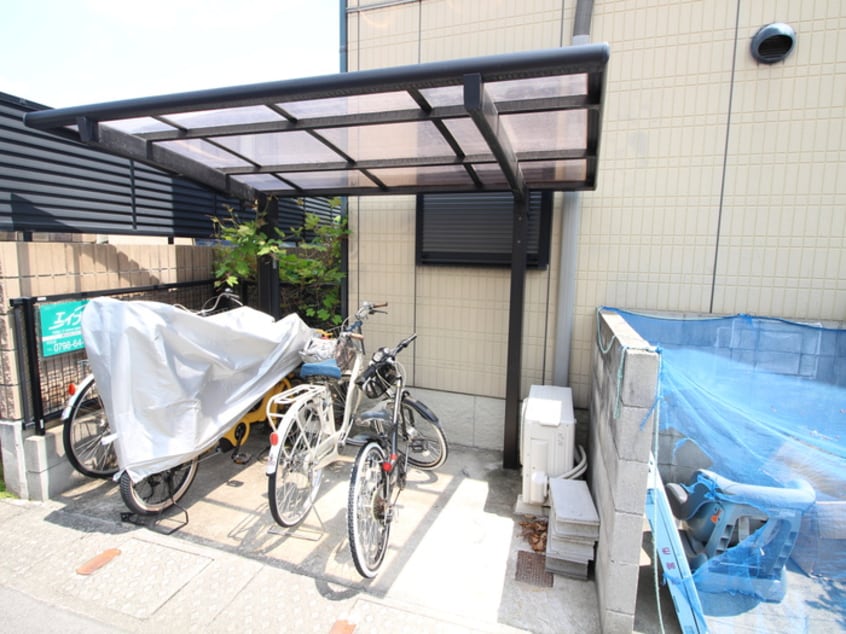 駐輪場 パインハイツ