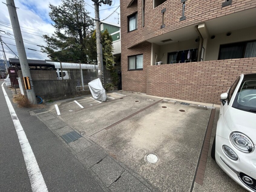 駐車場 クラヴァス長岡京