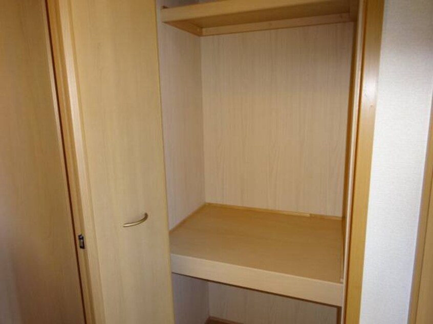 収納 ラ・リヴィエールⅡ