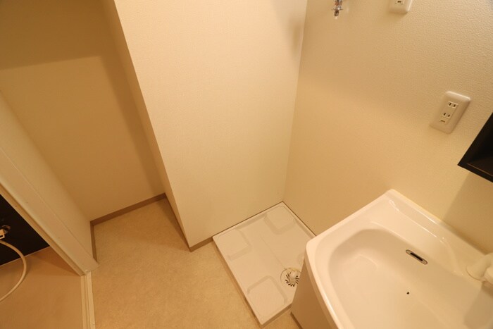 洗濯機置場 ＬｅＣＩＮＱ尼崎東