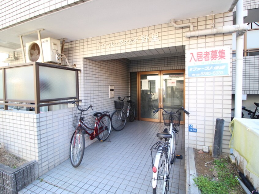 エントランス部分 ﾄﾞﾑ-ﾙｺｽﾓｽ野里