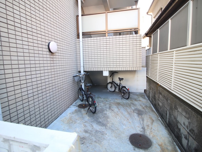 駐輪場 ﾄﾞﾑ-ﾙｺｽﾓｽ野里