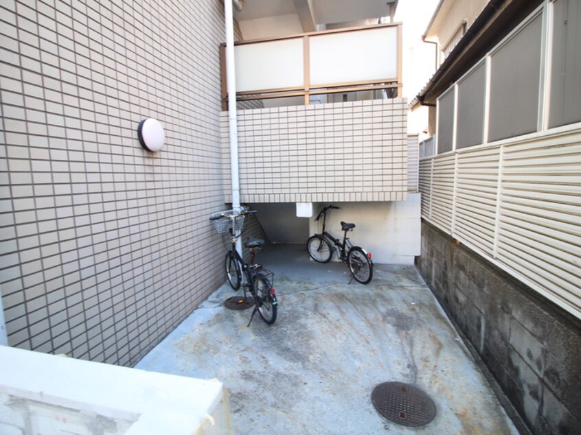 駐輪場 ﾄﾞﾑ-ﾙｺｽﾓｽ野里