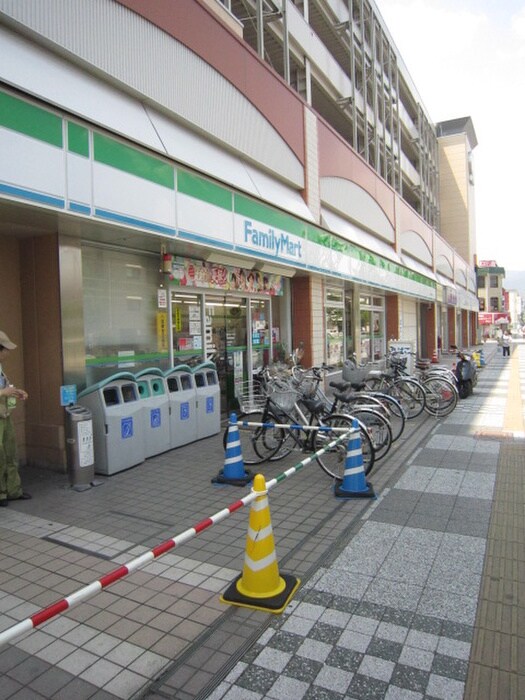 ファミリーマート(コンビニ)まで344m レジデンス野上