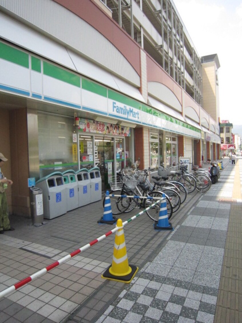 ファミリーマート(コンビニ)まで344m レジデンス野上