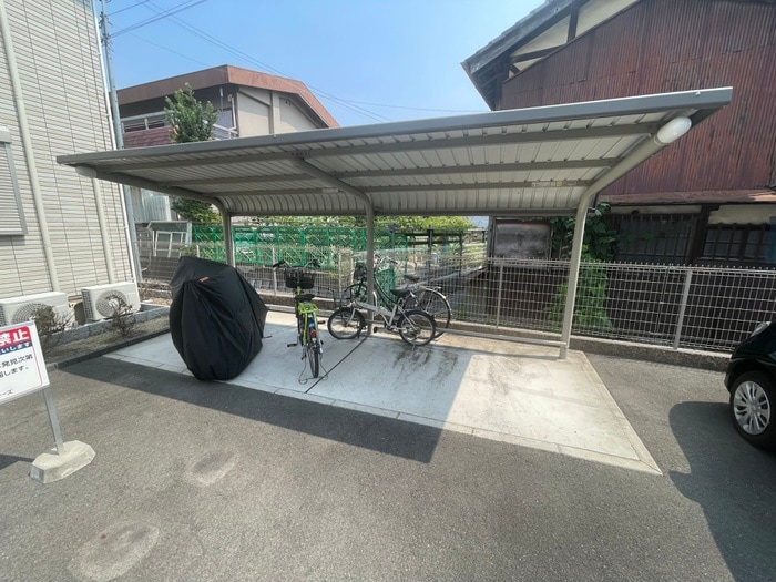 駐輪場 カルム　ルラ－シュ