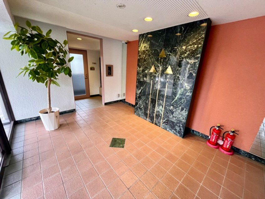 エントランス部分 フロレスタ高次