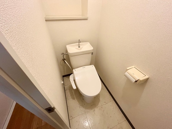 トイレ ラ・ルミエ－ル